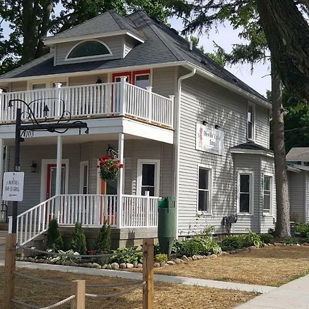 Devils Lake Inn Manitou Beach Dış mekan fotoğraf